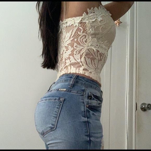 Fashion Nova creme lace top - Picture 5 of 5